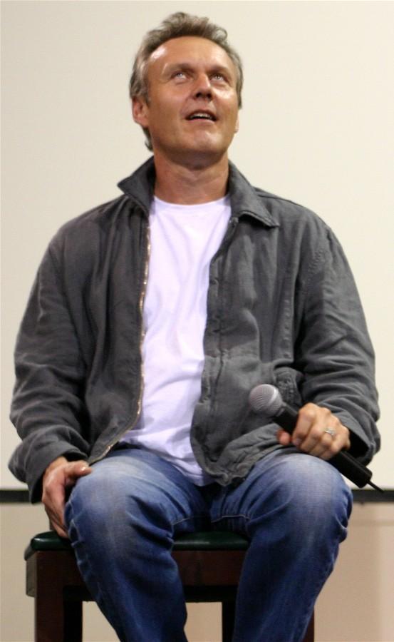 Anthony Stewart Head Foto