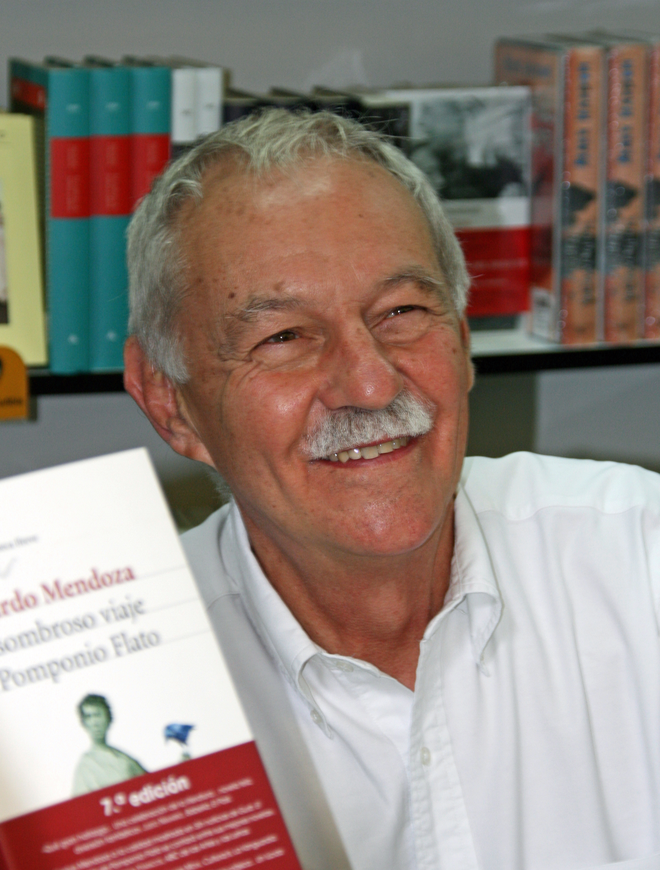 Eduardo Mendoza Foto