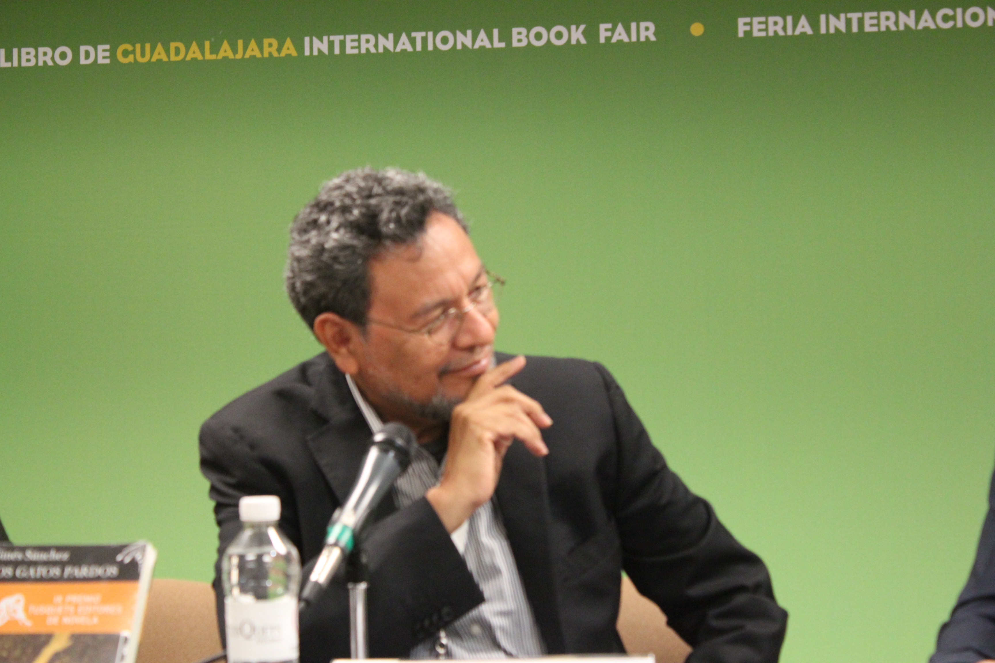 Élmer Mendoza Foto