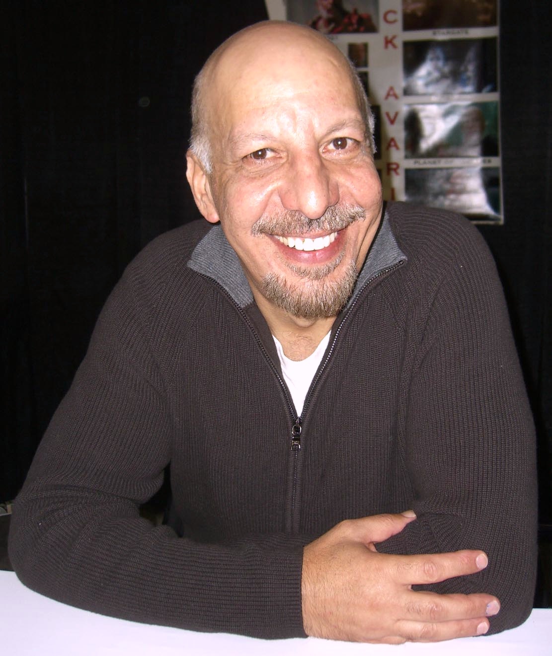 Erick Avari Foto