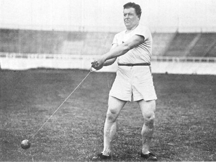 John Flanagan (atleta) Foto