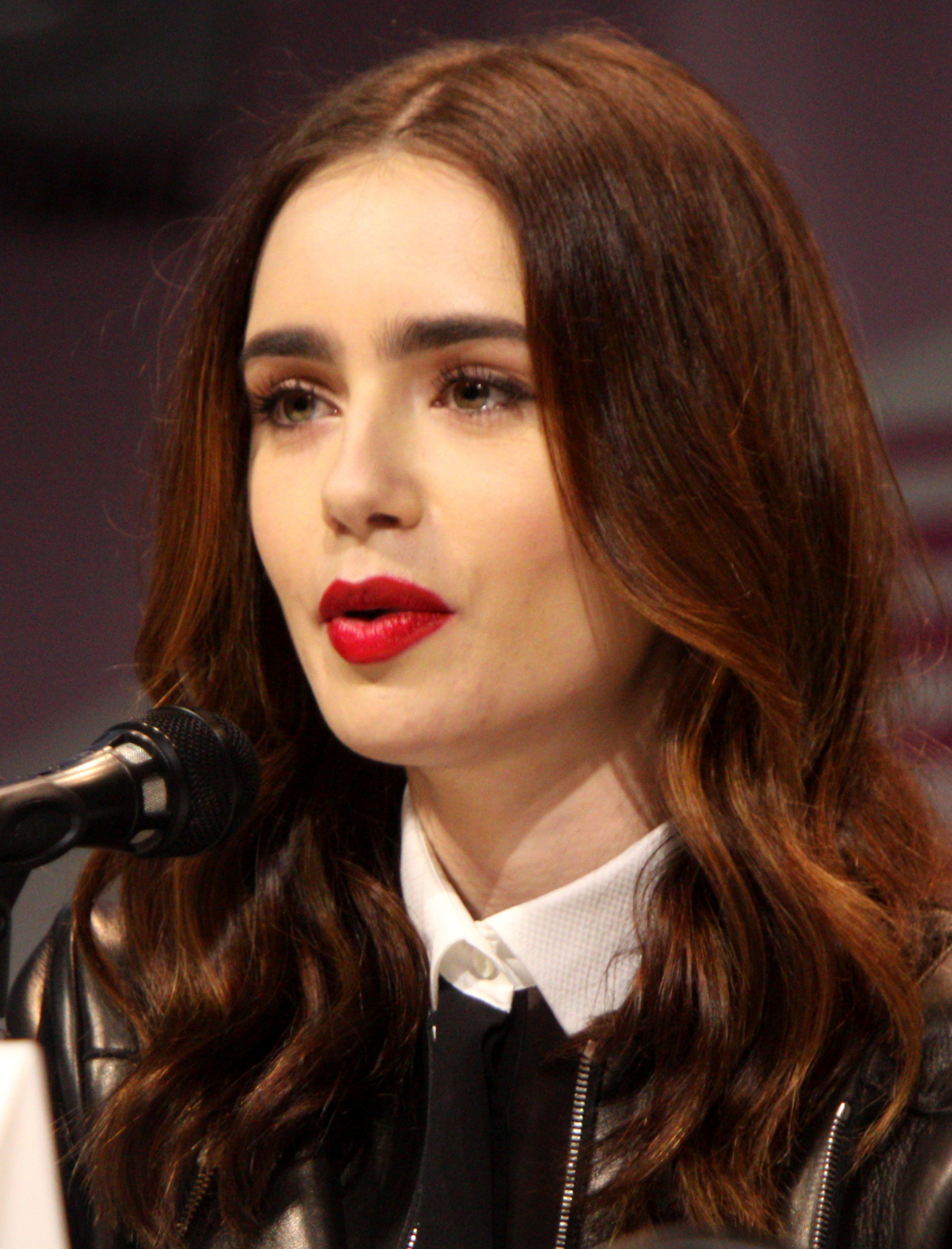 Lily Collins Foto