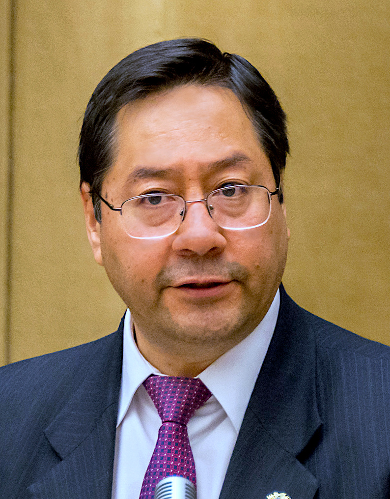 Luis Arce Foto