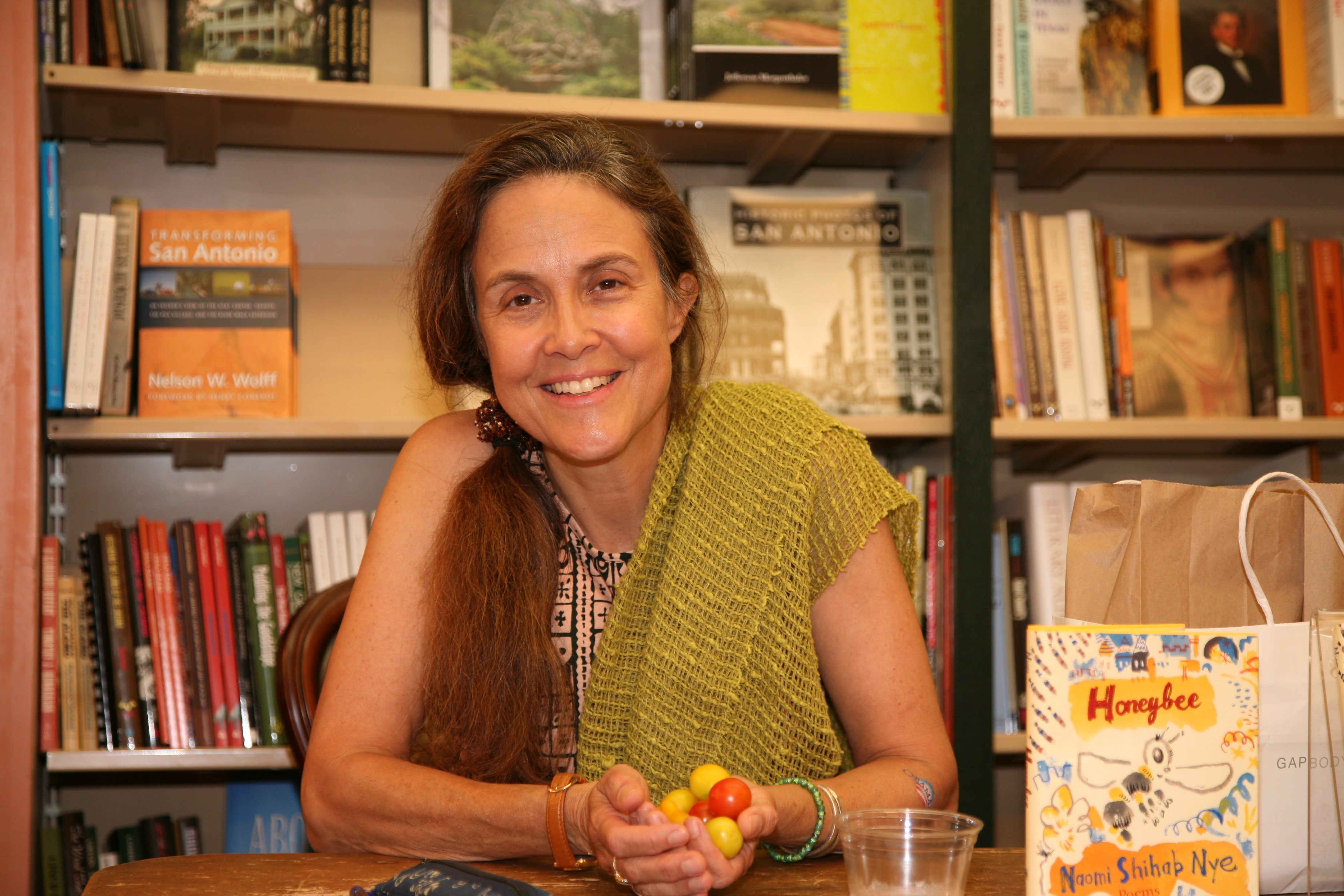 Naomi Shihab Nye Foto