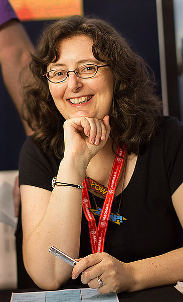 Trudi Canavan Foto